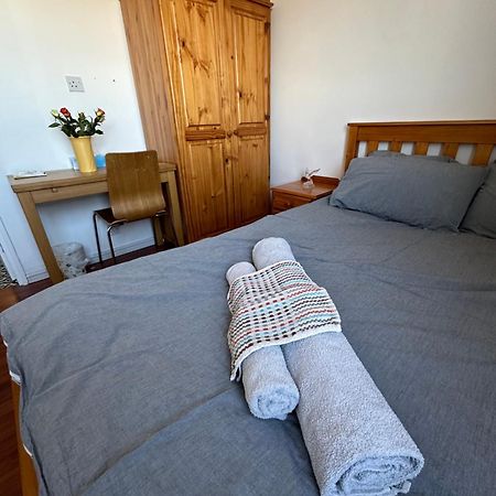 Elkington Point Bed & Breakfast Лондон Екстериор снимка