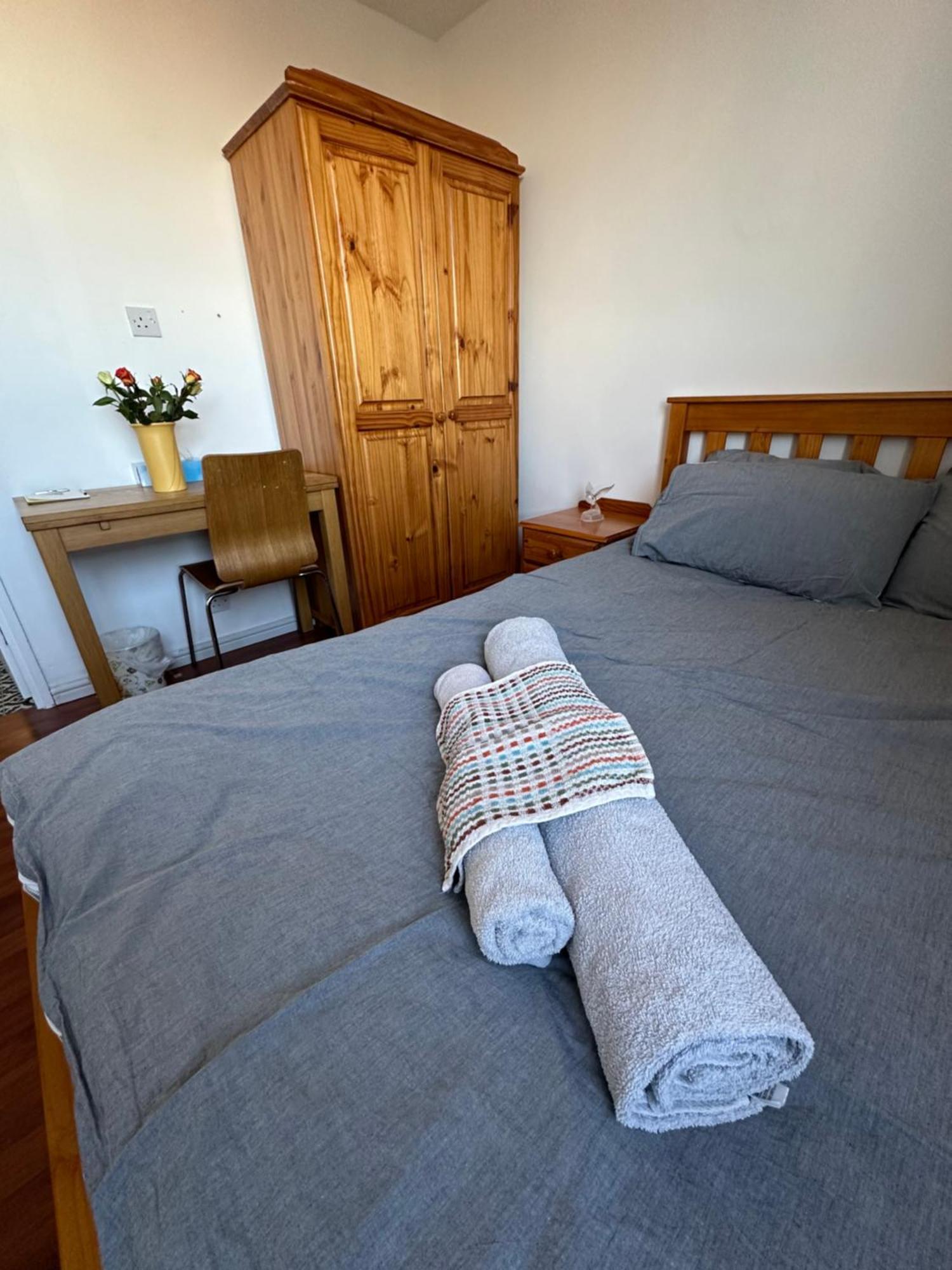 Elkington Point Bed & Breakfast Лондон Екстериор снимка