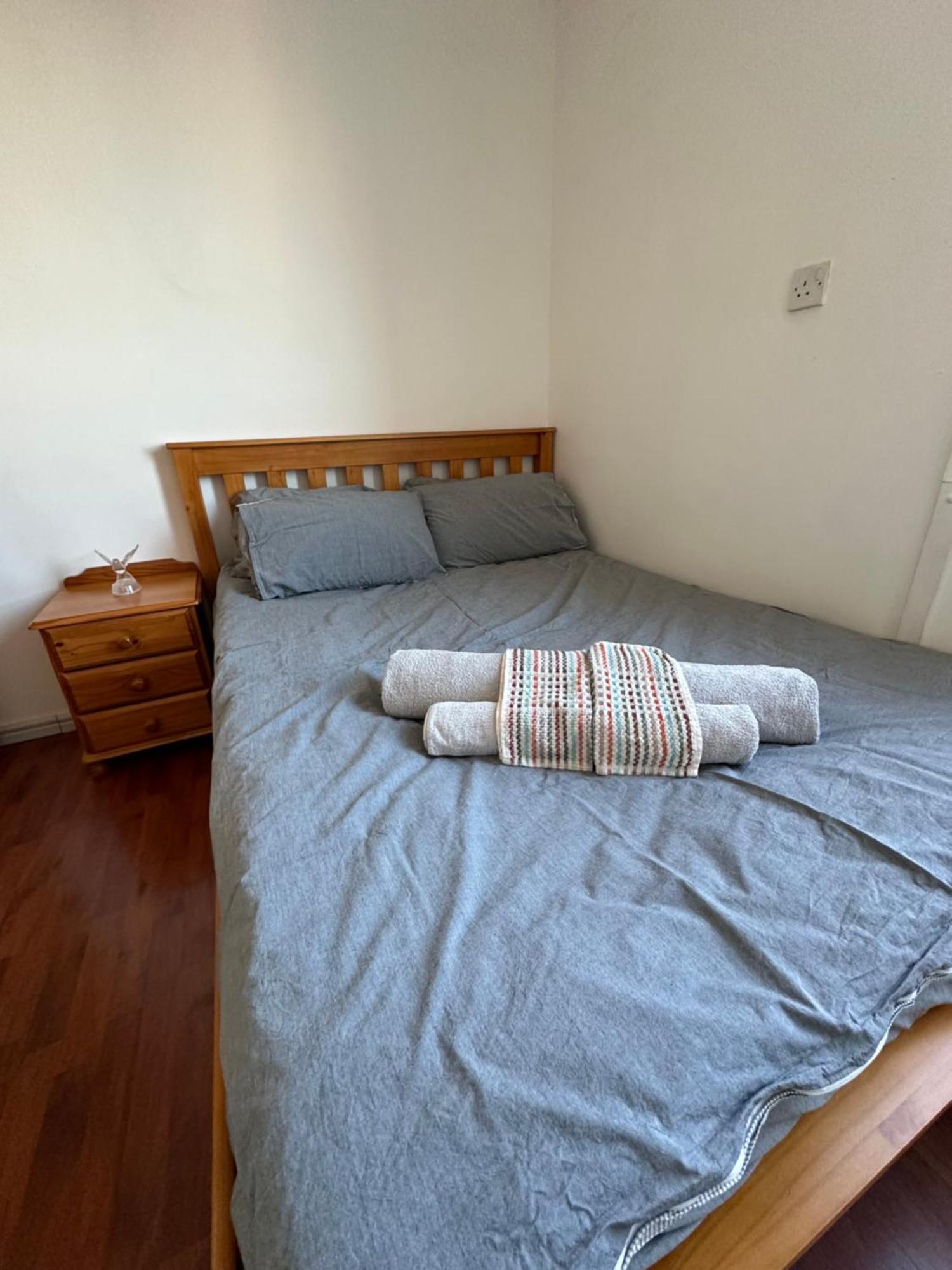 Elkington Point Bed & Breakfast Лондон Екстериор снимка